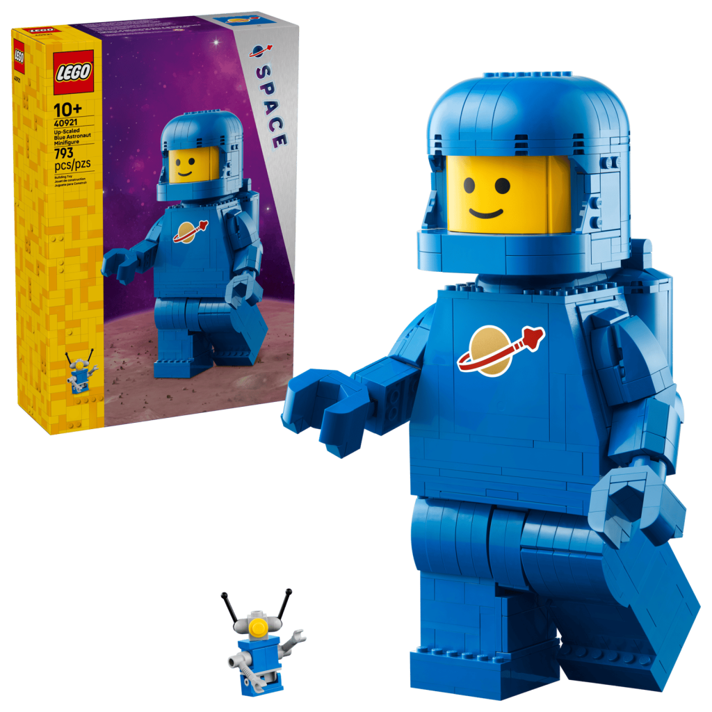 40921 Scaled-Up Blue Astronaut Minifigure