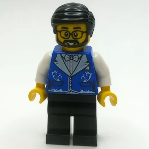 Blue Torso, Black Legs, Black Hair — LEGO 31141 Main Street