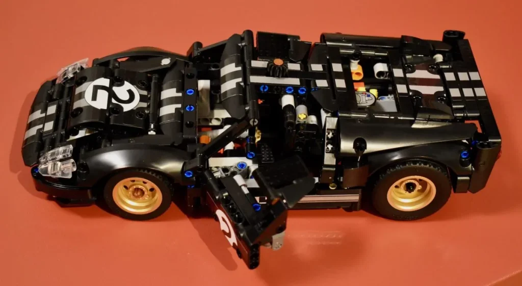 LEGO Technic 42223 Ford GT40 MKII (1966) 1