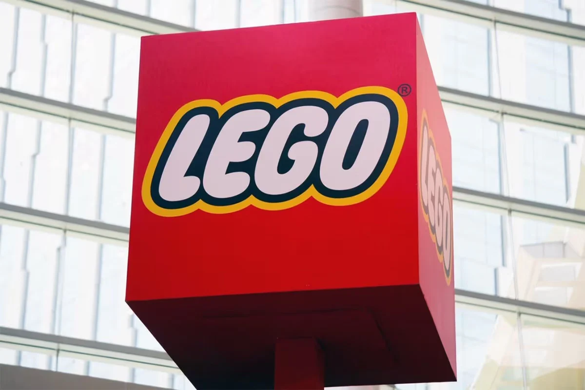 Еволюція технологій LEGO: від перших електронних наборів до технології SMART Play
