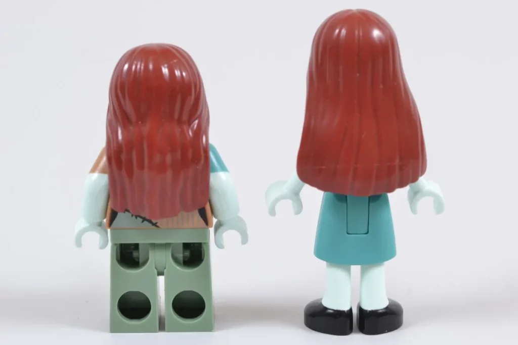 Ліворуч Саллі з набору LEGO 21351 та праворуч Саллі з набору LEGO 43288 (3)