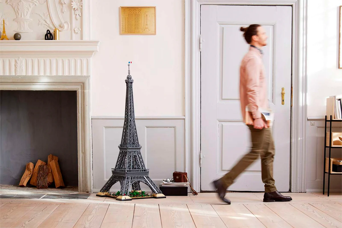 Найбільший набір LEGO Icons 10307 Eiffel tower отримав відстрочку — але фінал усе ближче