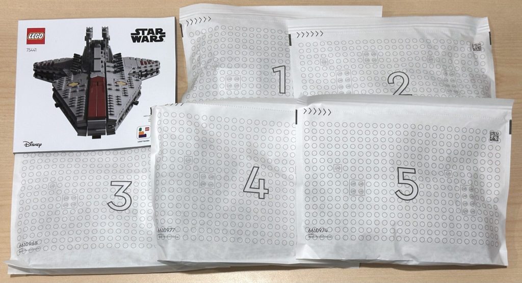 LEGO Star Wars Venator-Class Attack Cruiser 75441 4