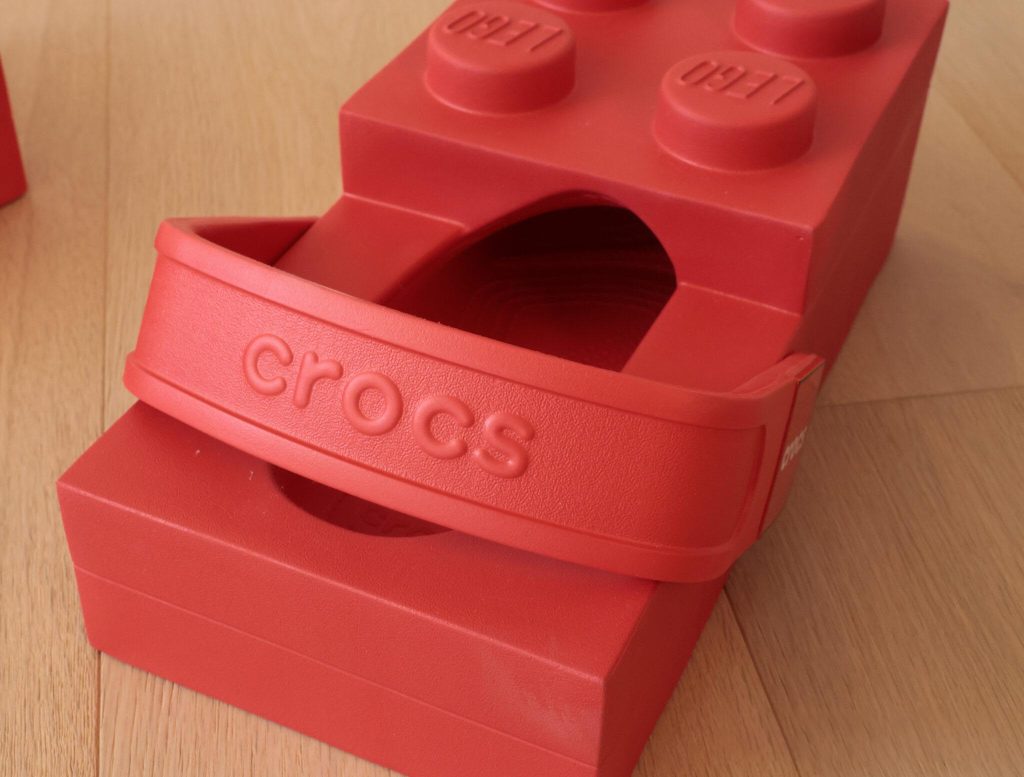 LEGO Crocs Brick Clog 5010203 2