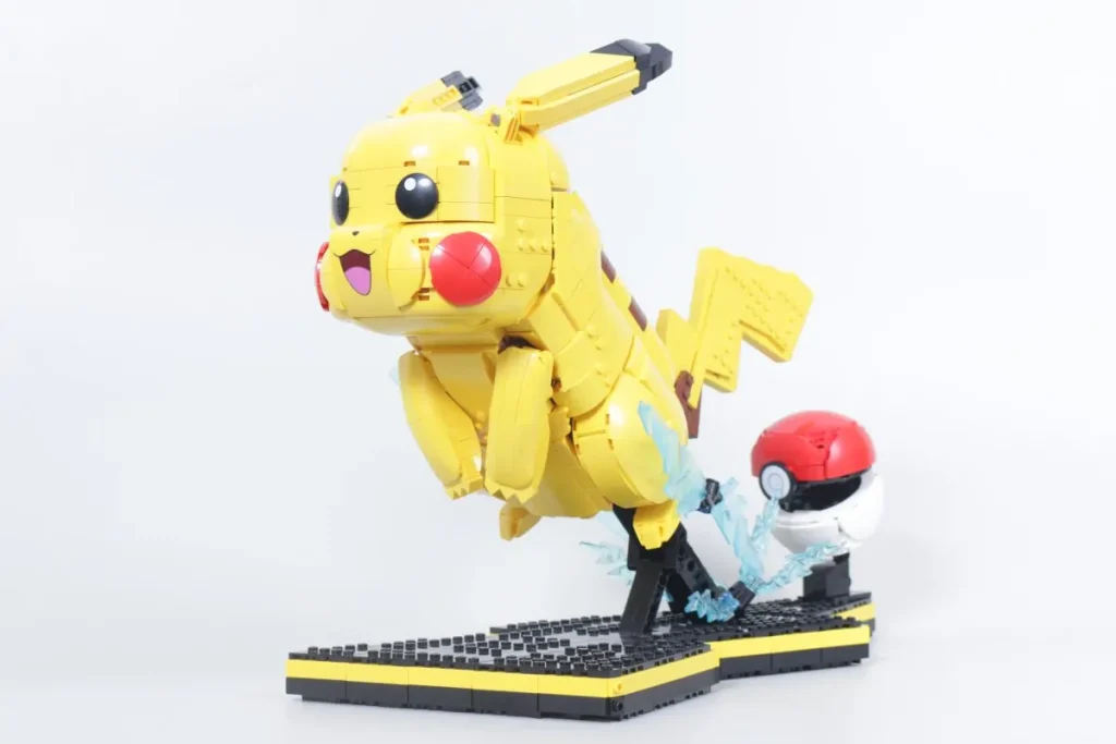 LEGO Pokémon Pikachu and Poké Bal 10