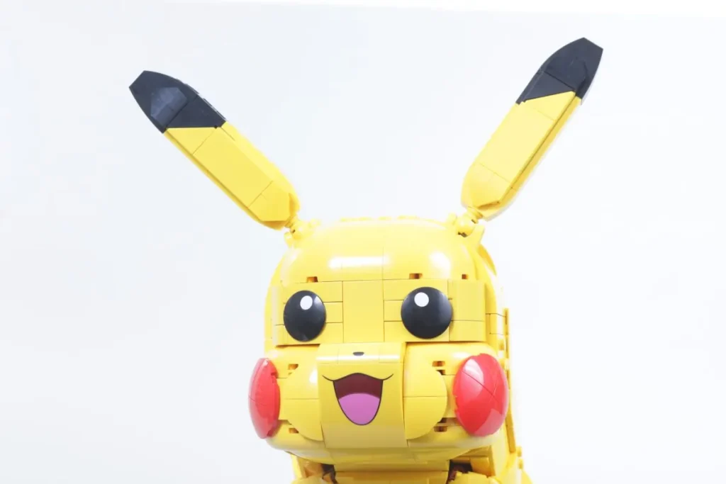 LEGO Pokémon Pikachu and Poké Bal 5