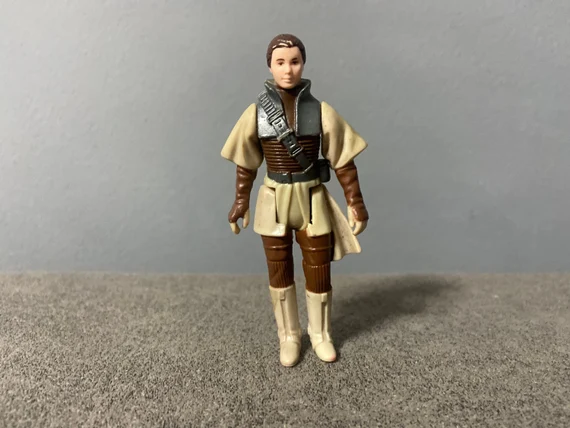 Оновлені фігурки Леї Kenner середини 80-х років