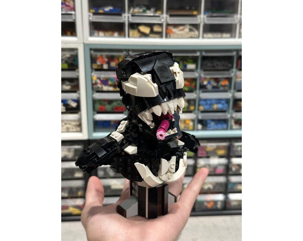 Venom Bust