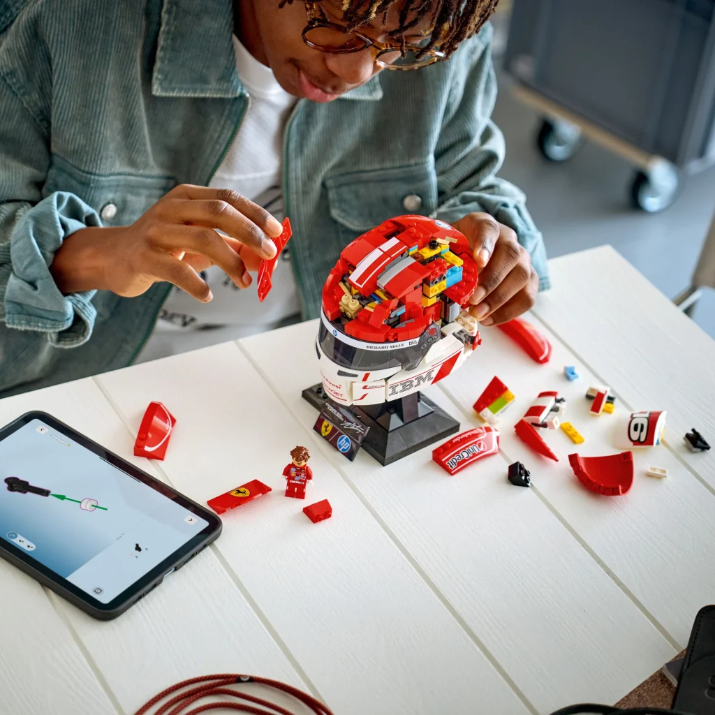 LEGO Editions 43014 — Charles Leclerc Helmet (3)