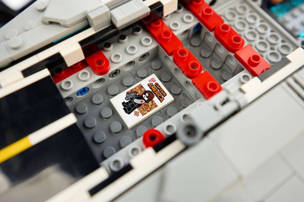 Пасхалки набору Інтер'єр набору LEGO Marvel 76354 S.H.I.E.L.D. Helicarrier