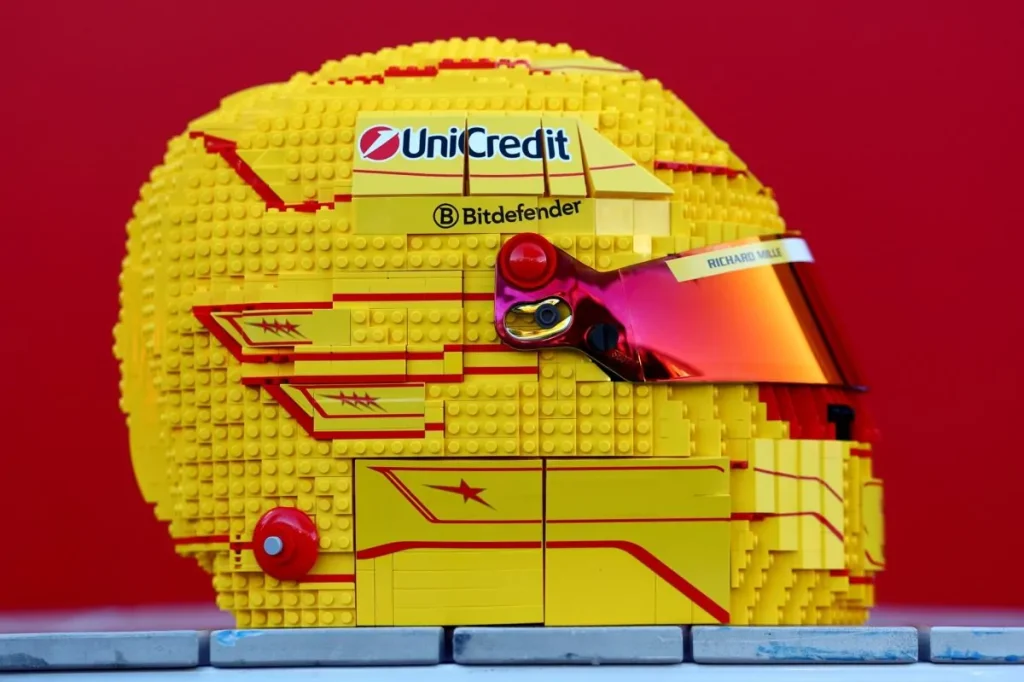 Hamilton Helmet (2)