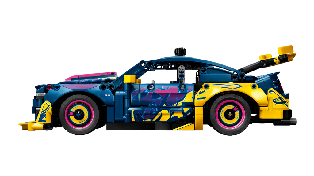 LEGO Technic 42236 Custom Garage Ford Mustang GT Car