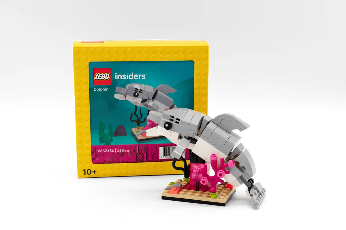 LEGO Insiders представили новий підводний набір GWP: LEGO 5010075 Mini Dolphin Stand вже доступний на сайті LEGO