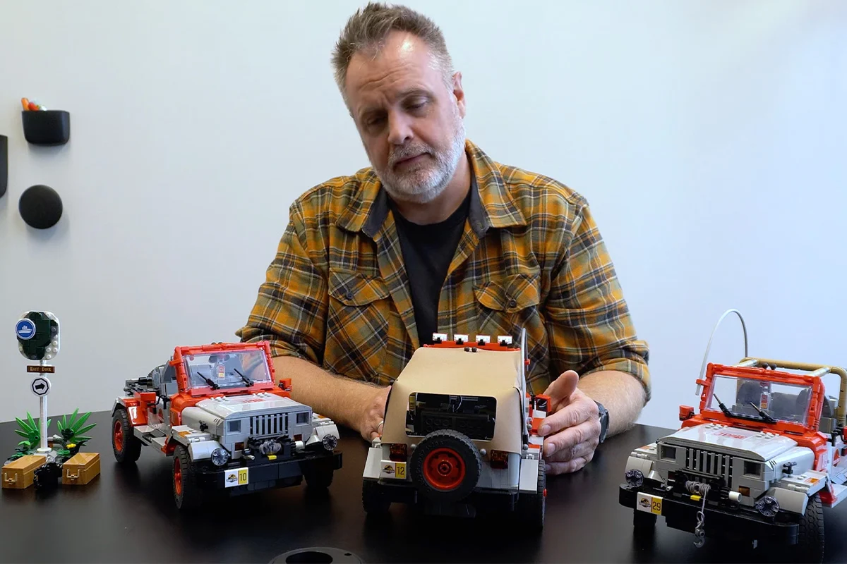 LEGO Jurassic World 77984 Jurassic Park Jeep Wrangler: один набір — чотири культові версії джипа