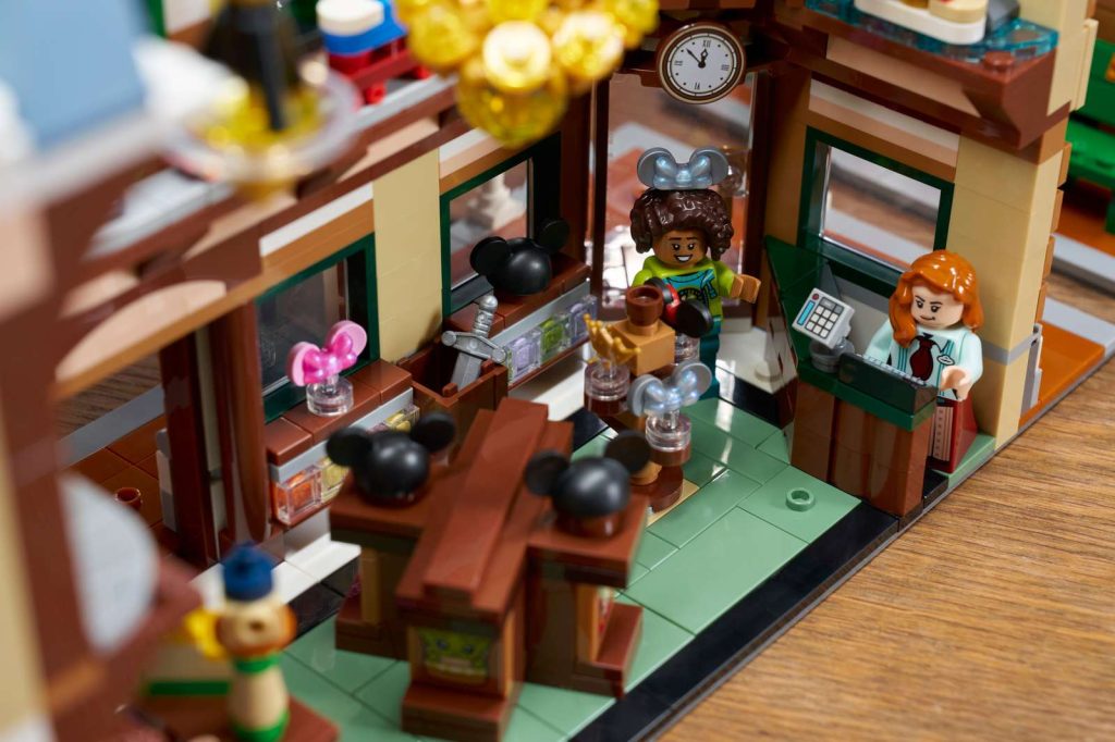 LEGO Disney 43302 Main Street, U.S.A.