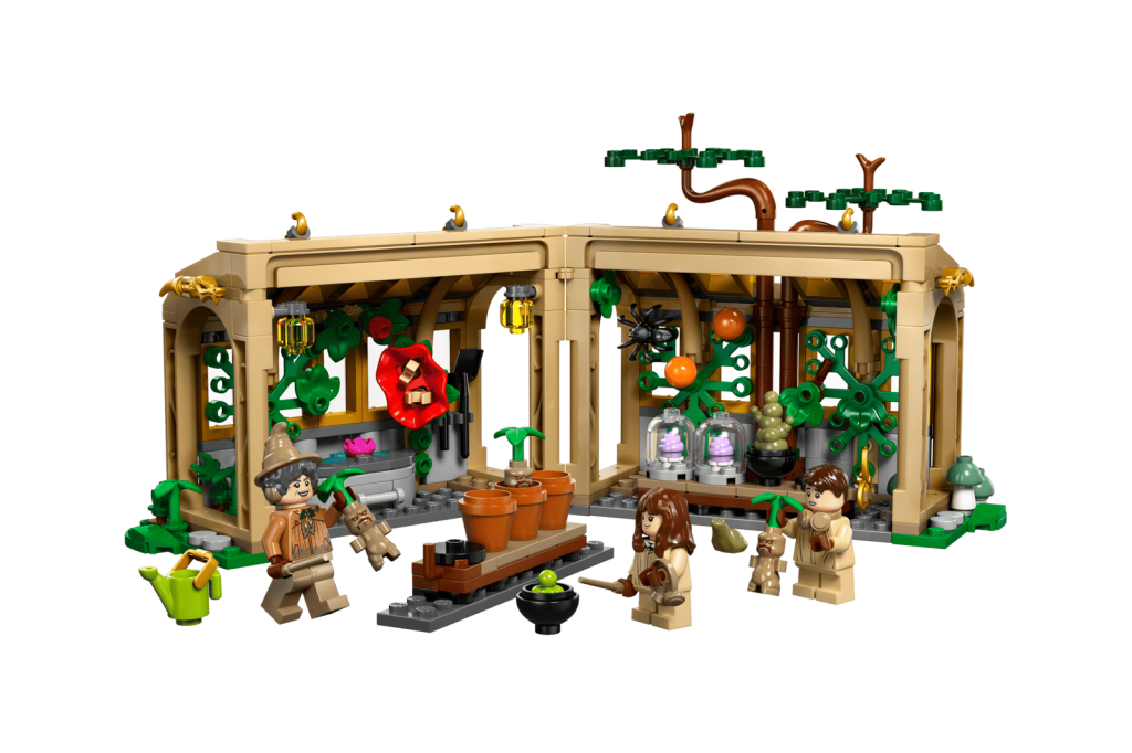 LEGO Harry Potter 76445 Hogwarts Castle: Herbology Class