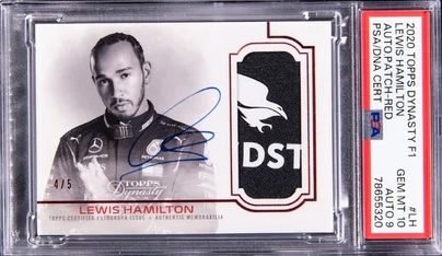 Колекційна картка 2020 Topps Dynasty F1 Autograph Patch Red #DAP-LH Lewis Hamilton Signed Patch Card (#4/5)