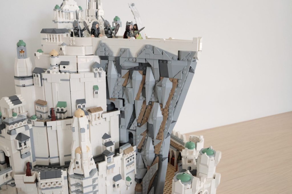 LEGO Icons 11377 The Lord of the Rings: Minas Tirith