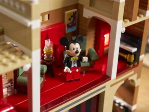 Міккі Маус / Mickey Mouse — LEGO Disney 43302 Головна вулиця США (Main Street, U.S.A.)