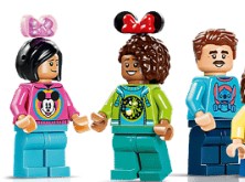 Відвідувач парку (светр Stitch) / Park Guest (Stitch jumper) — LEGO Disney 43302 Головна вулиця США (Main Street, U.S.A.)