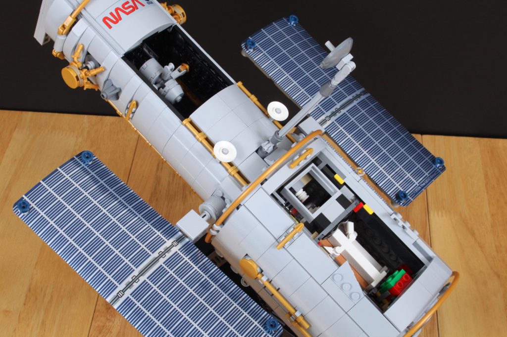 LEGO Icons 11382 Hubble Space Telescope