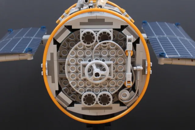 LEGO Icons 11382 Hubble Space Telescope