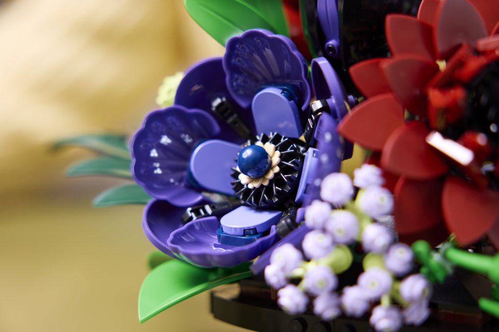LEGO Botanicals 11513 Dark Flower Arrangement