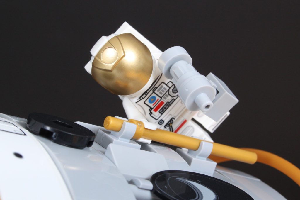LEGO Icons 11382 Hubble Space Telescope