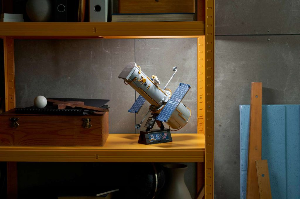 LEGO Icons 11382 Hubble Space Telescope