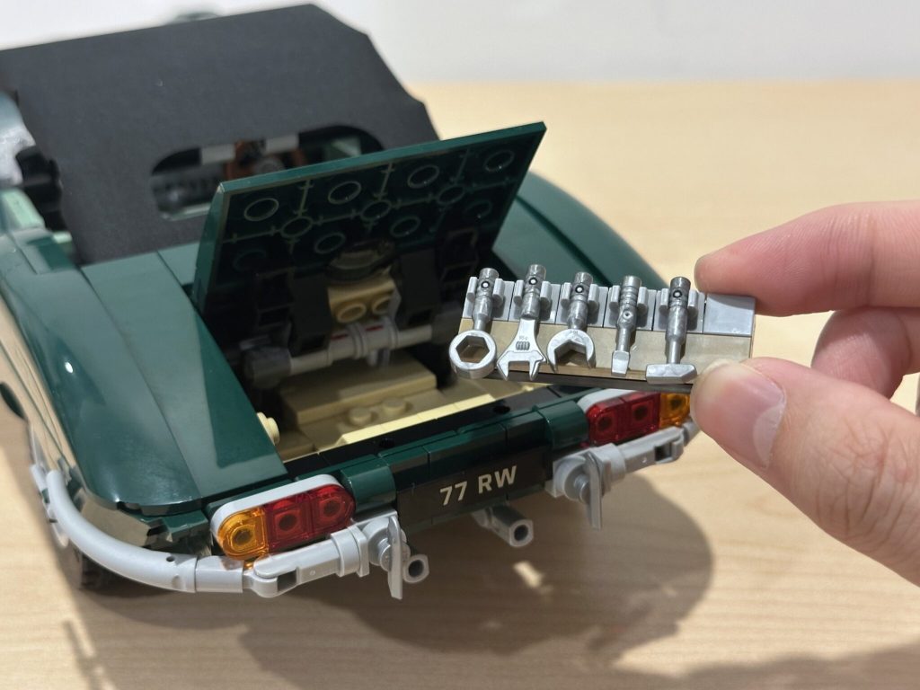 LEGO Icons 11381 Jaguar E-Type
