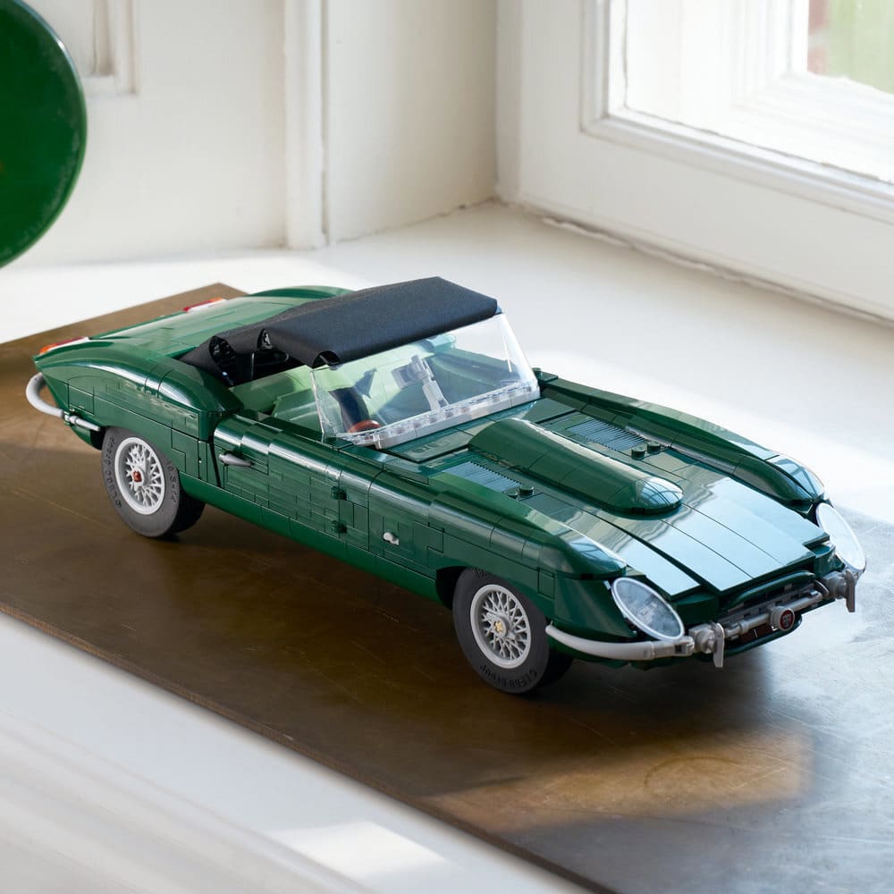 LEGO Icons 11381 Jaguar Type-E Roadster