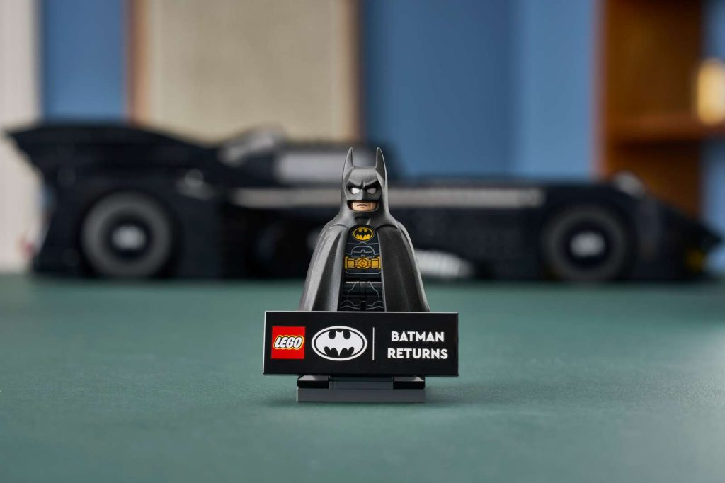 Мініфігурка LEGO Бетмена з набору LEGO DC 76355 Batman Returns Batmobile