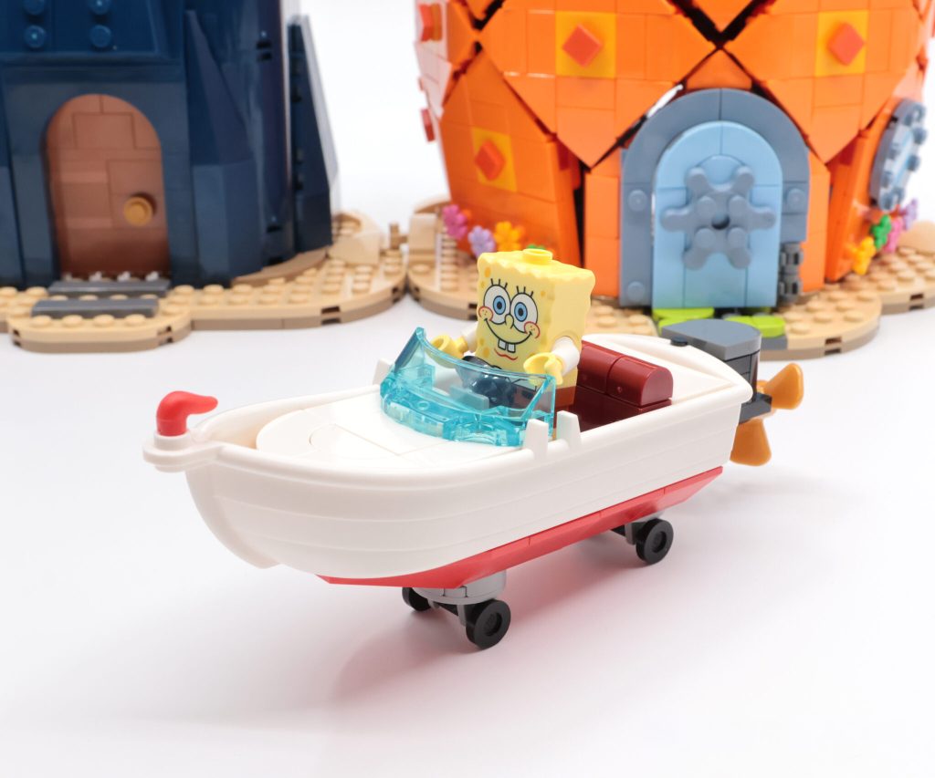 LEGO Icons 11386 SpongeBob SquarePants: Bikini Bottom