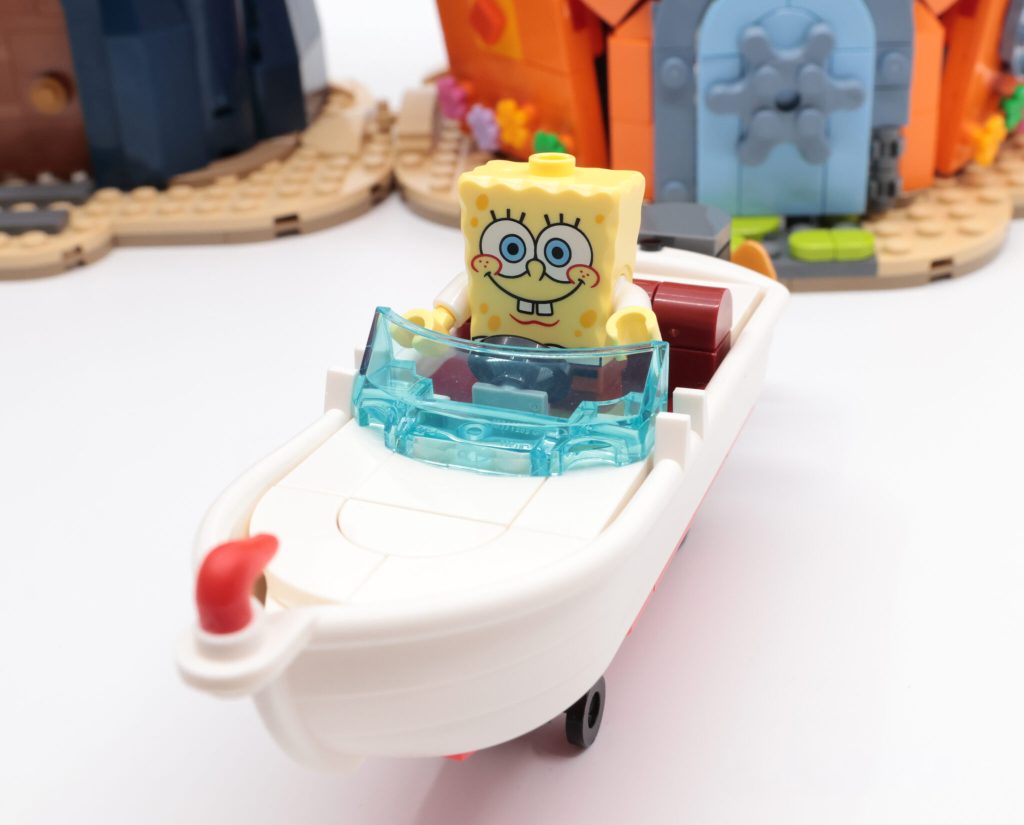 LEGO Icons 11386 SpongeBob SquarePants: Bikini Bottom