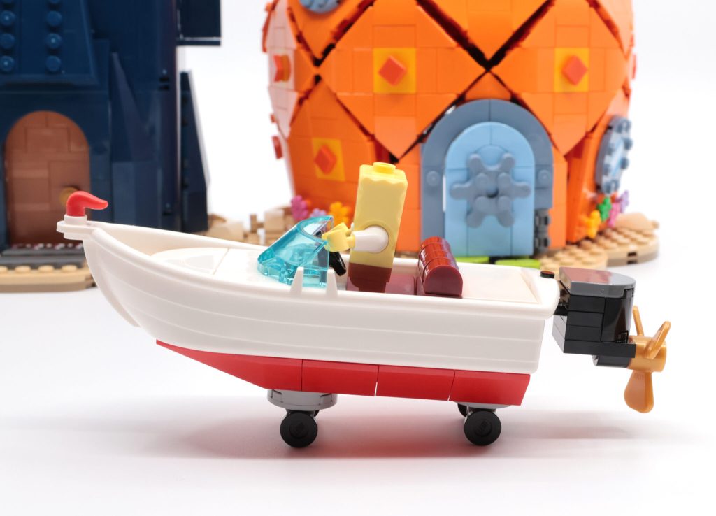 LEGO Icons 11386 SpongeBob SquarePants: Bikini Bottom