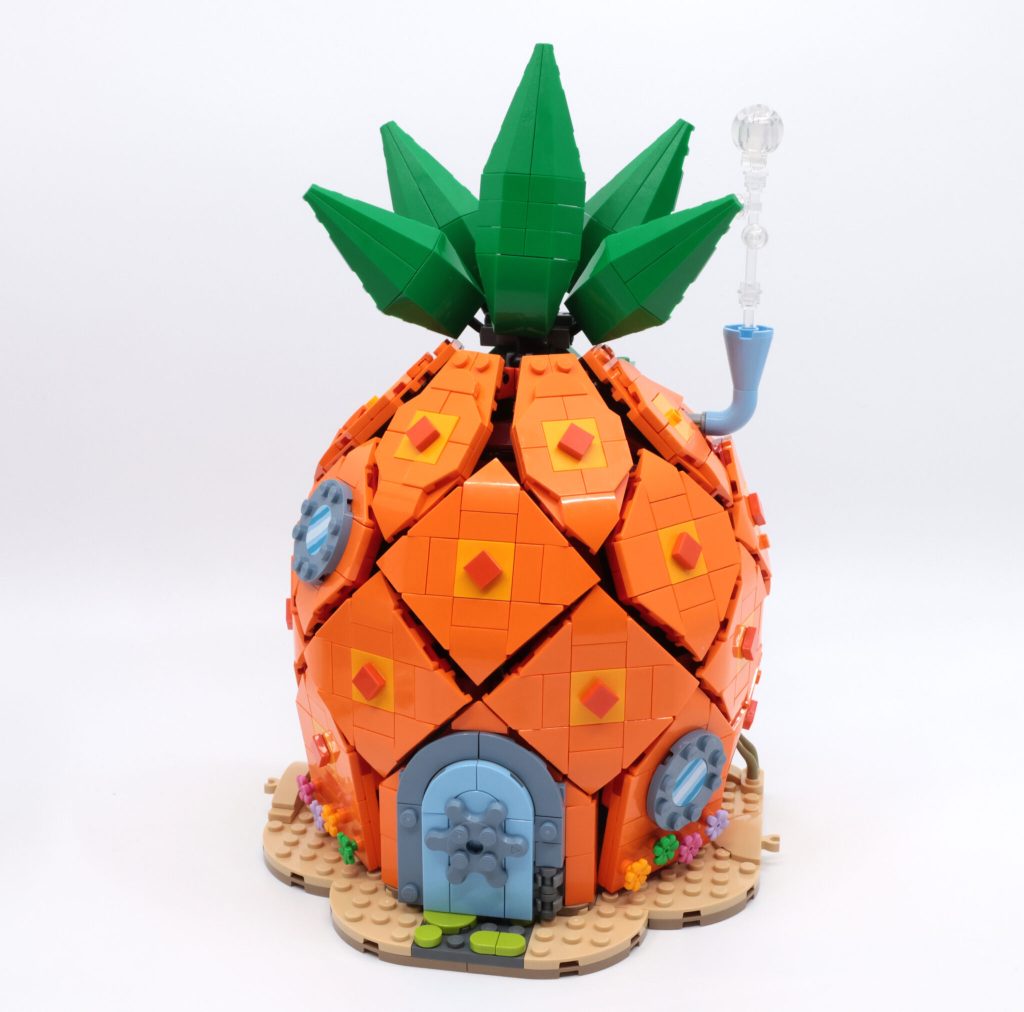 LEGO Icons 11386 SpongeBob SquarePants: Bikini Bottom
