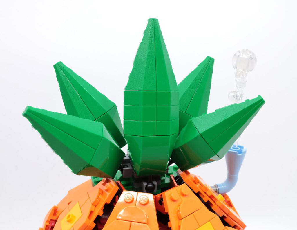 LEGO Icons 11386 SpongeBob SquarePants: Bikini Bottom