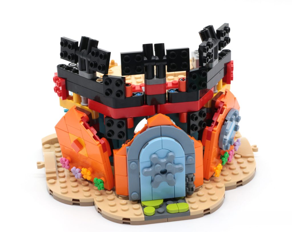 LEGO Icons 11386 SpongeBob SquarePants: Bikini Bottom