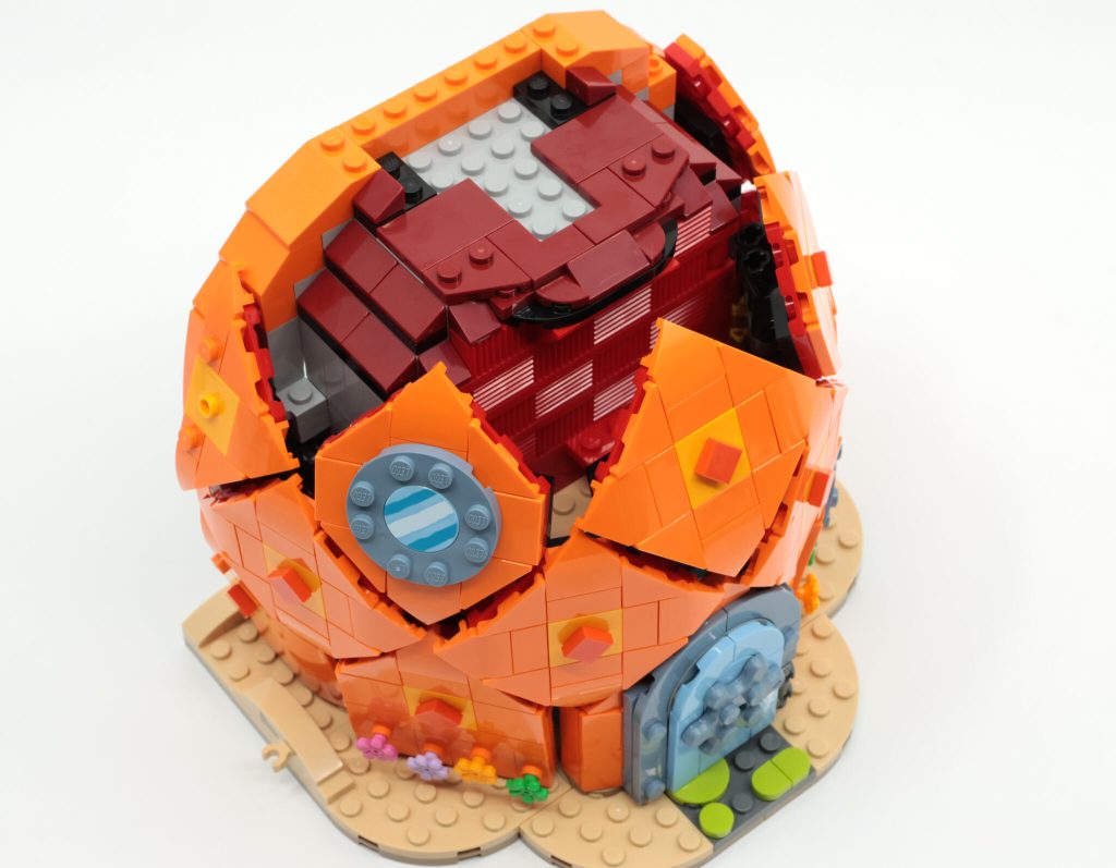 LEGO Icons 11386 SpongeBob SquarePants: Bikini Bottom