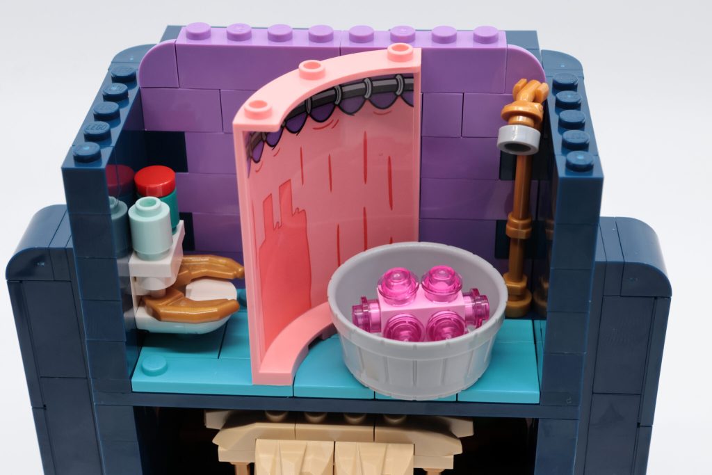 LEGO Icons 11386 SpongeBob SquarePants: Bikini Bottom