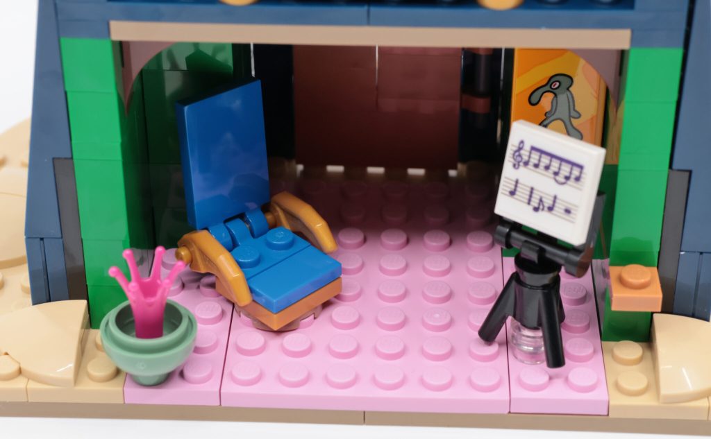 LEGO Icons 11386 SpongeBob SquarePants: Bikini Bottom